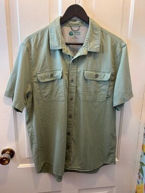 Sierra Designs Men's Short-Sleeve Button-Down Shirt in Sage Green